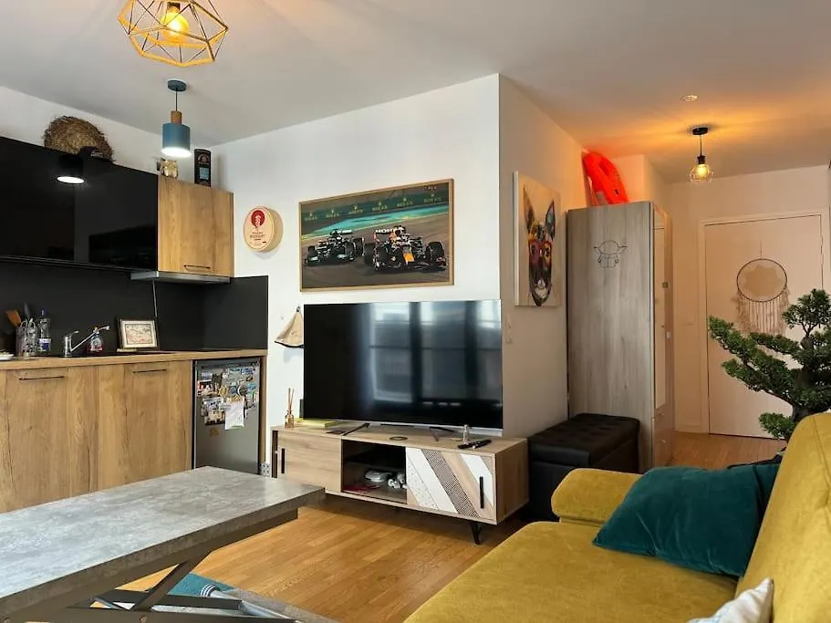 Nice View Near Montparnasse #Fibre #Amazingview Clamart Apartment